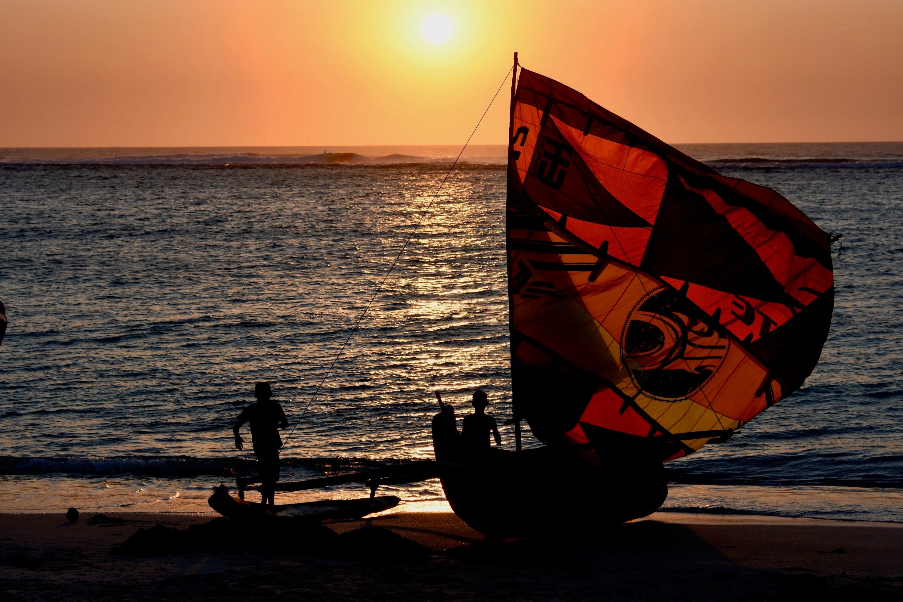 Closing the circle: Recycling kites into sails